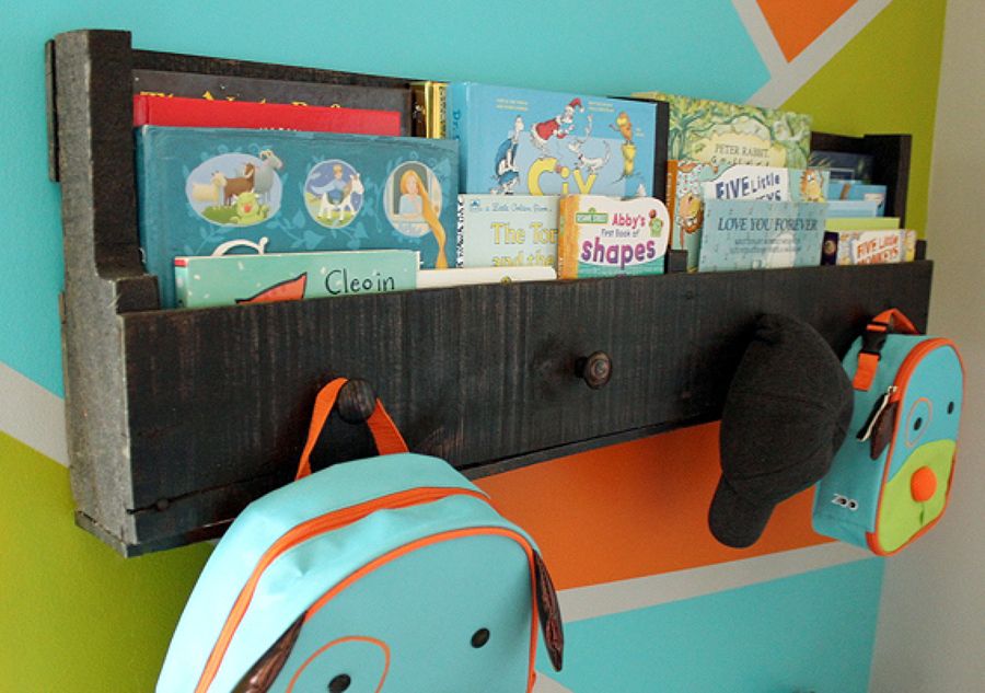 Make it Easy: Great Shelving by Reusing Pallets - grandgoldman.com