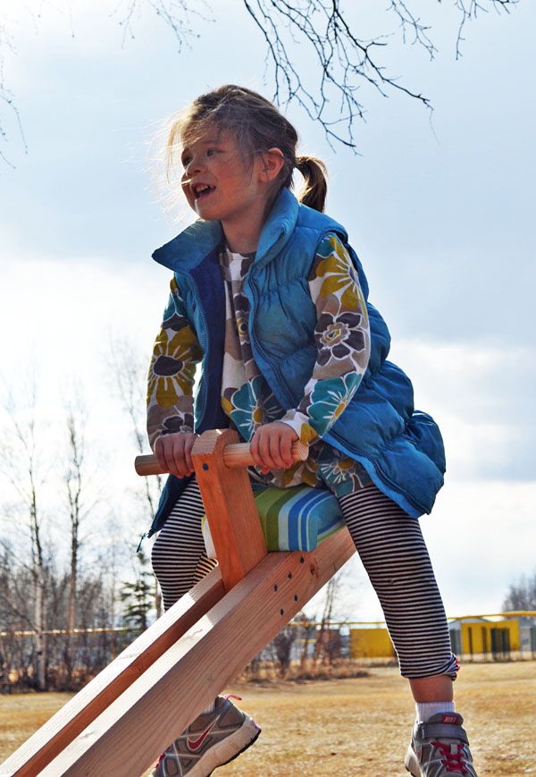 Build this Great Wooden Seesaw for the Little Ones at Home! - grandgoldman.com