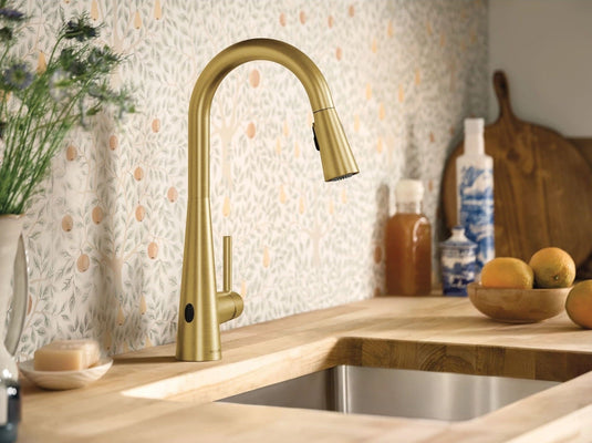 7 Best Touchless Kitchen Faucets for Water Savings (Tested)