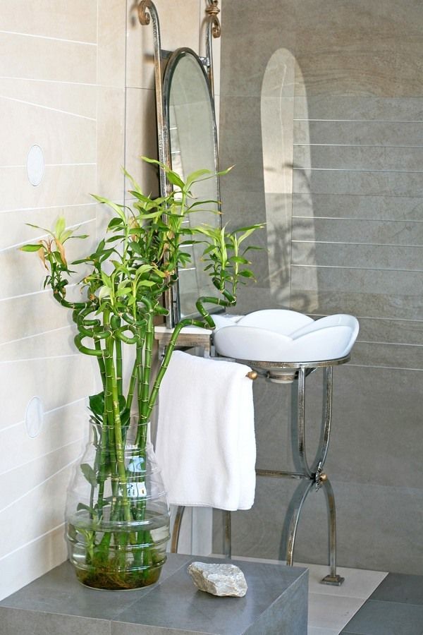 8 Ways to Beautify Your Bathroom in a Weekend! - grandgoldman.com
