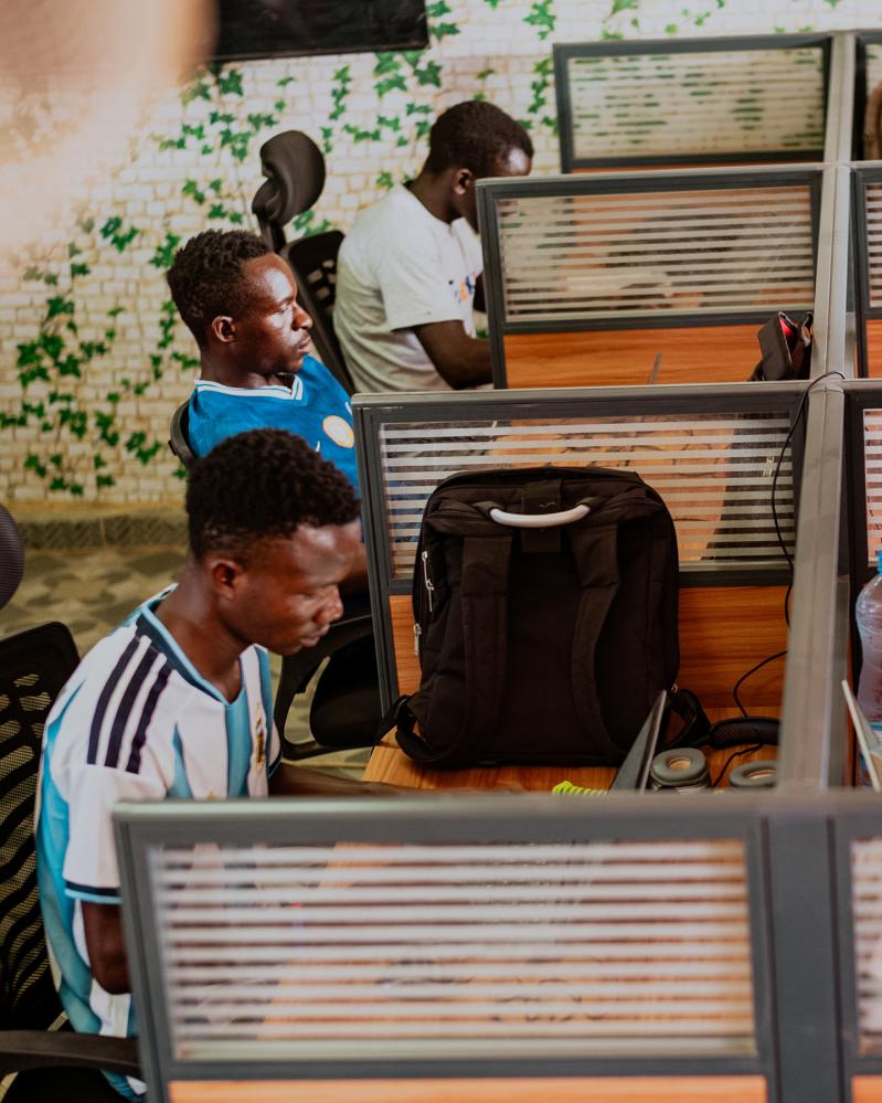 Refugees in Kenya Power Tech for Dwindling Pay