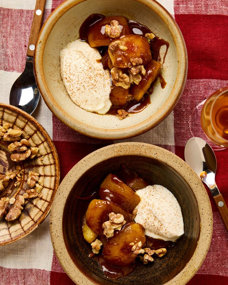 Roast Apples with Toffee Sauce and Soured Cream Recipe