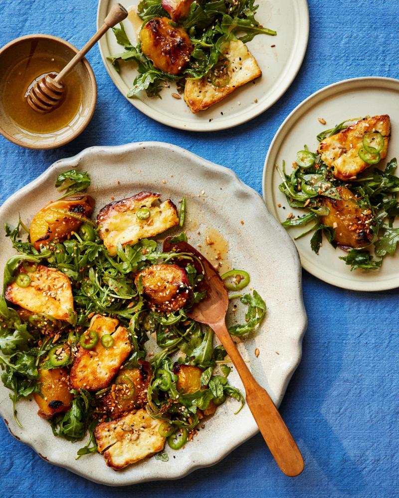 Quick Grilled Peach Halloumi Salad Recipe for Easy Summer Meals