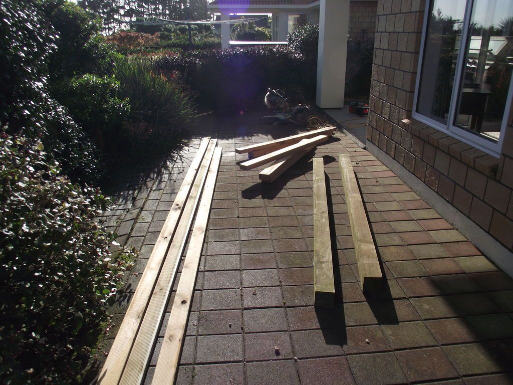 Unique Design for a Wooden Garden Seat! - grandgoldman.com