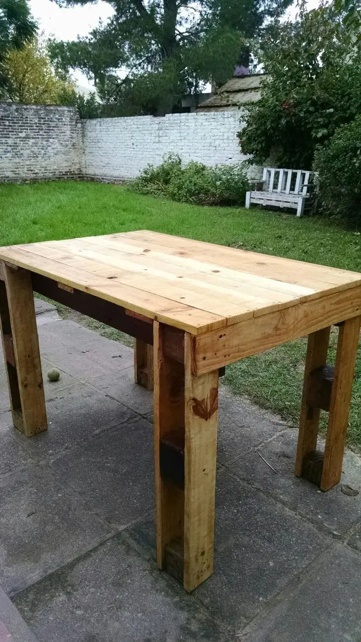 Reclaimed wood tables: the perfect balance between style, sustainability and decoration - grandgoldman.com