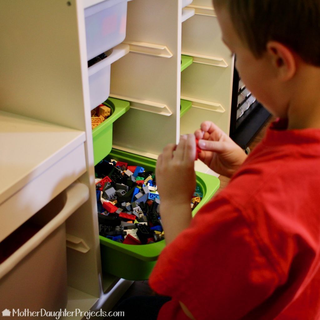 6 Tips for an Exceptional Lego Themed Room! - grandgoldman.com