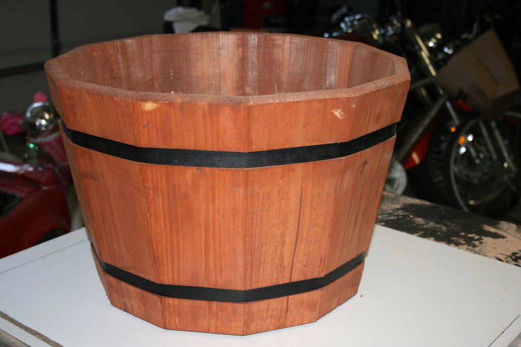 How to Build an Attractive and Thrifty Upside Down Planter! - grandgoldman.com