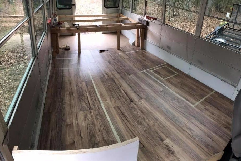 A Great Idea for a Tiny House on a Bus! - grandgoldman.com