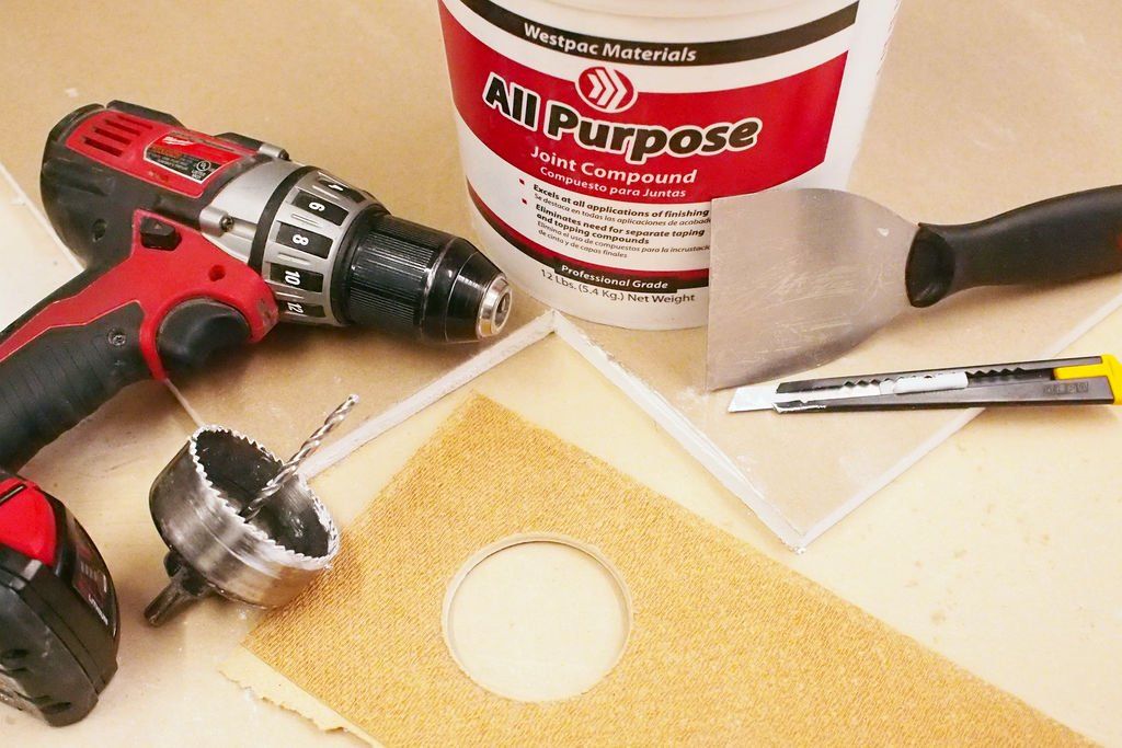 Repair a Hole in a Plaster Wall! - grandgoldman.com