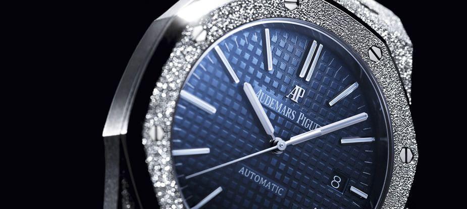 Audemars Piguet has just launched the Royal Oak Frosted Gold Limited Edition, almost a piece of jewelry - grandgoldman.com