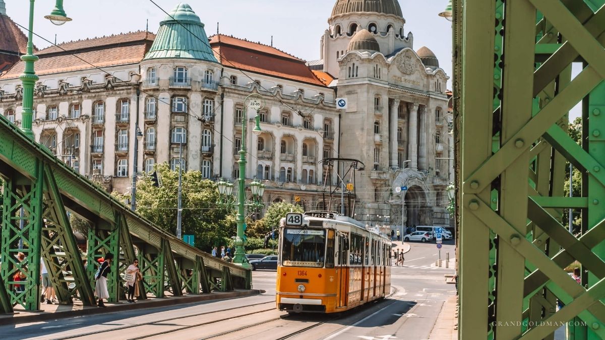 Best Free Tours of Budapest in Spanish - Grand Goldman