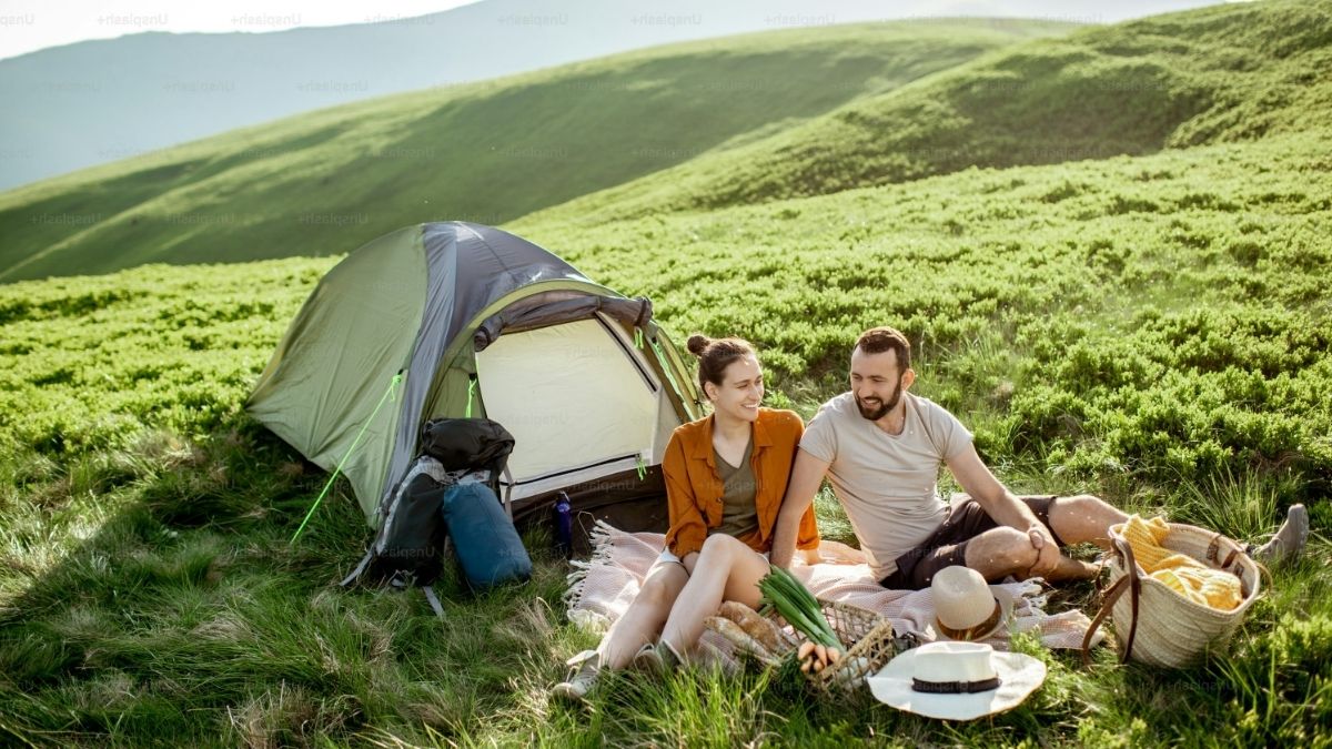 Best Gifts for Outdoorsy Girlfriend - Grand Goldman