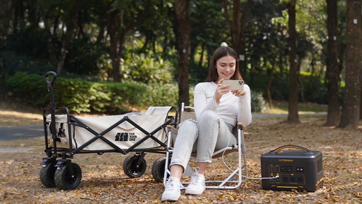 8 Best Power Banks for Camping (Reviews)