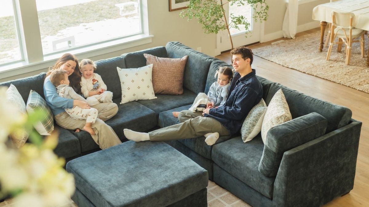 Is It Worth Getting an Expensive Sofa - Grand Goldman