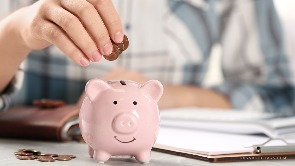 How to Save Money When Earning 1,000 Euros (7 Tips) - Grand Goldman