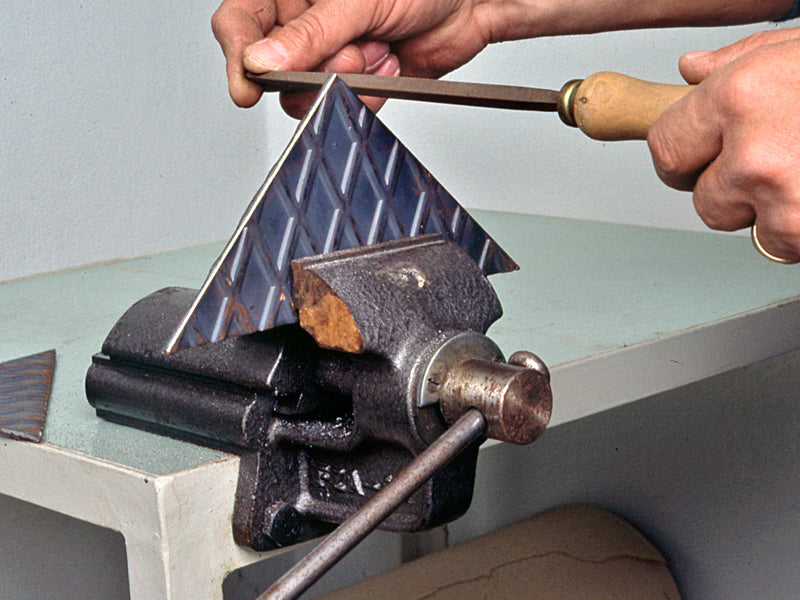 How to File Iron: A Complete DIY Guide for Perfect Metal Finishing