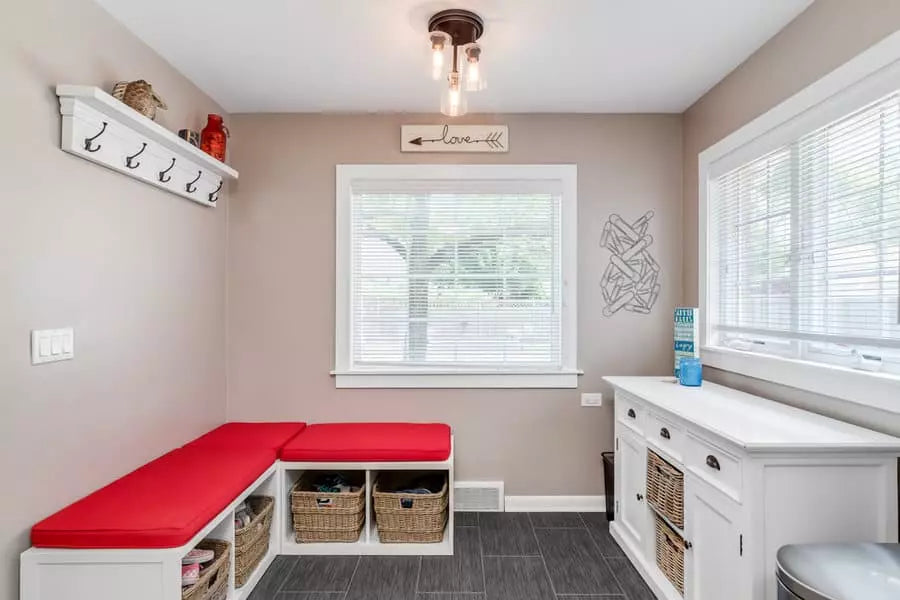 Mudroom Storage Ideas and Solutions - grandgoldman.com