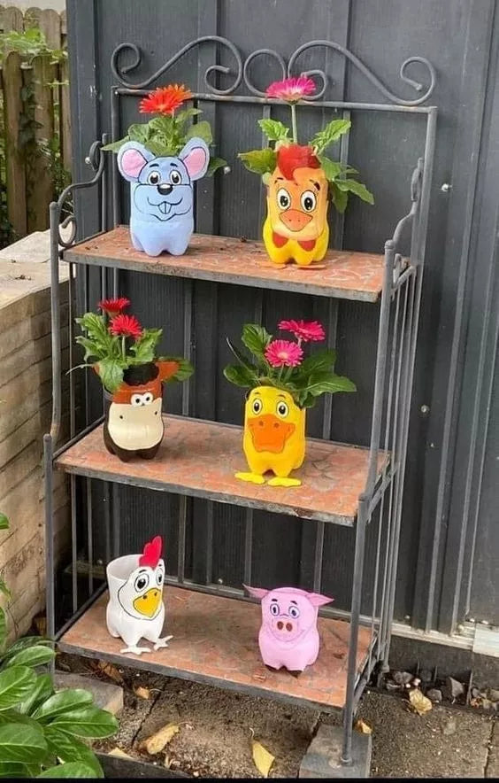 Garden in Plastic Bottles - grandgoldman.com