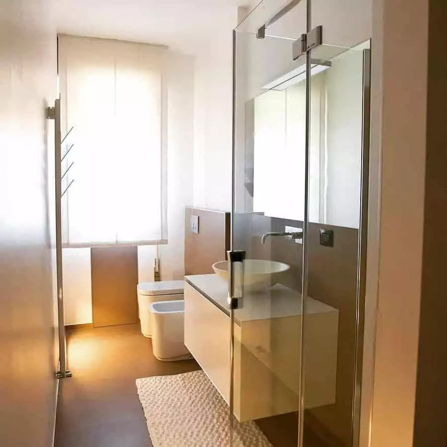 Color Ideas for Small Bathrooms - grandgoldman.com