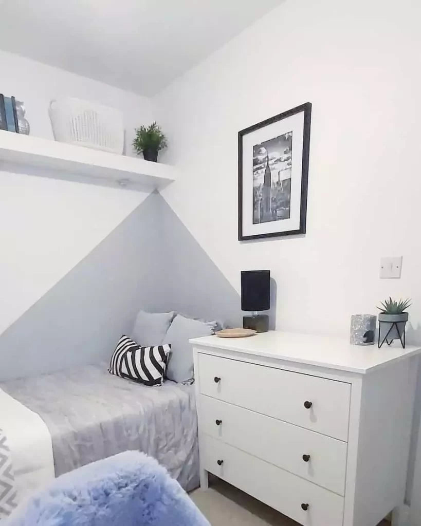 Storage Solutions for Small Bedrooms - grandgoldman.com