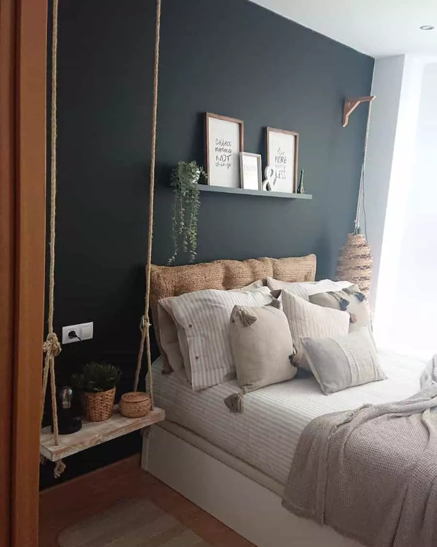 How to Decorate a Bedroom - grandgoldman.com