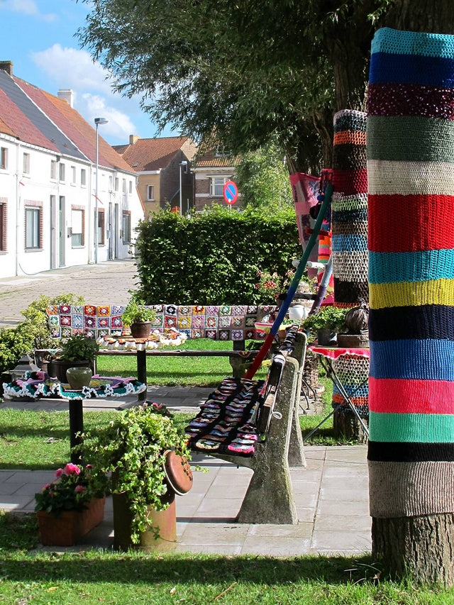 Ways to Decorate Street Trees - grandgoldman.com