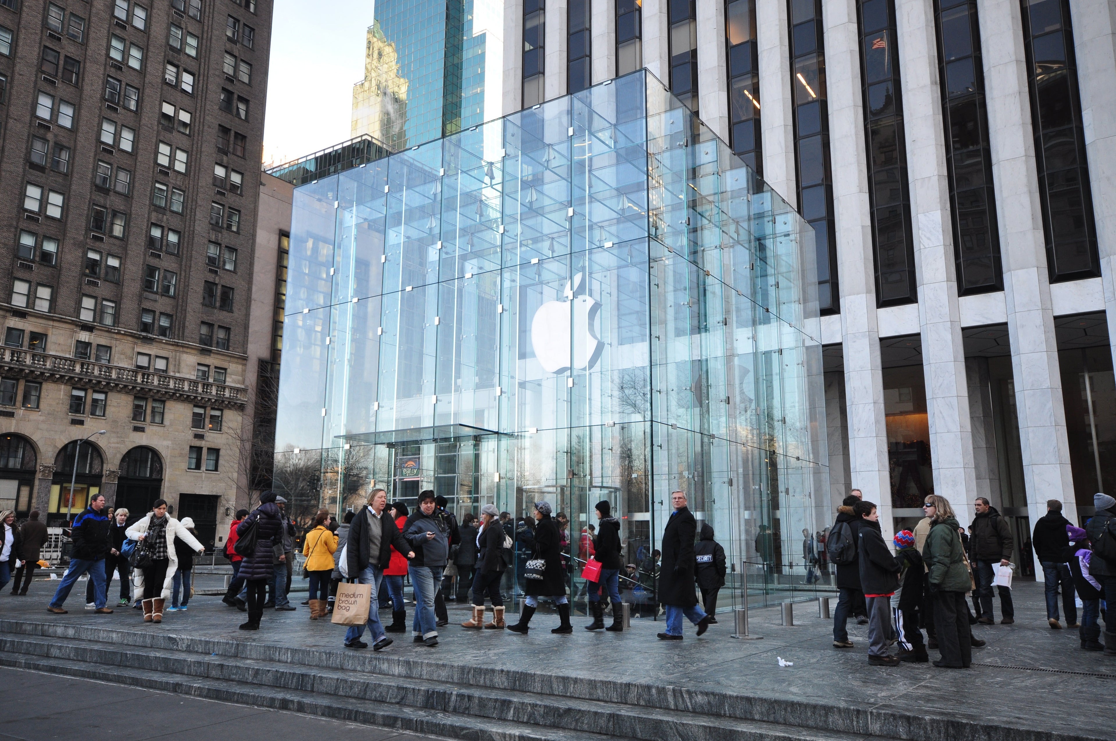 New Apple store at Fifth Avenue