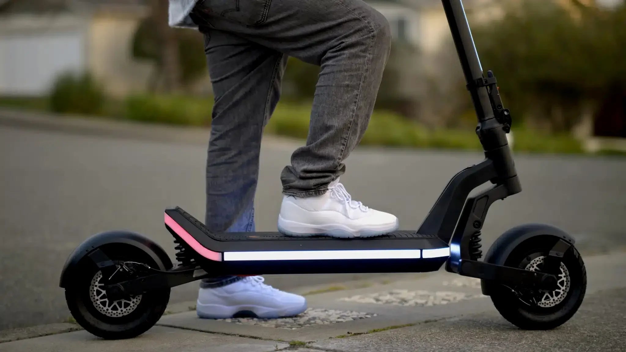 Apollo Phantom 2.0 Review: Fast, Bold, and Worth It? - grandgoldman.com