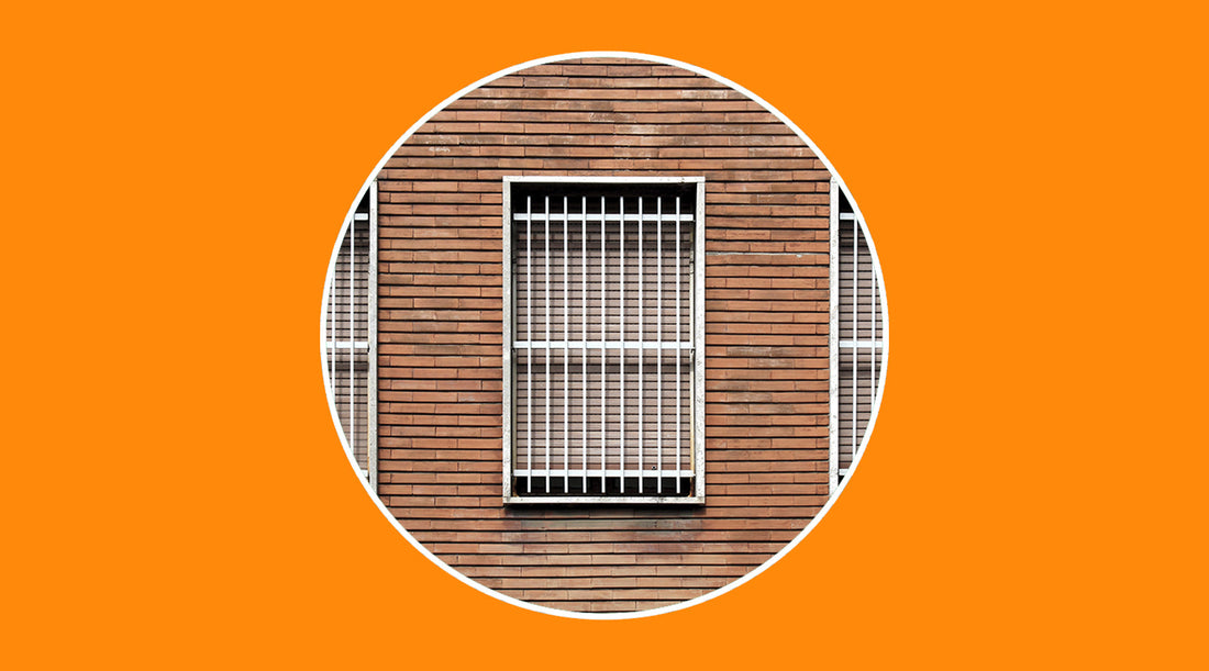 Bars for windows without work: what they are and how to install them - grandgoldman.com