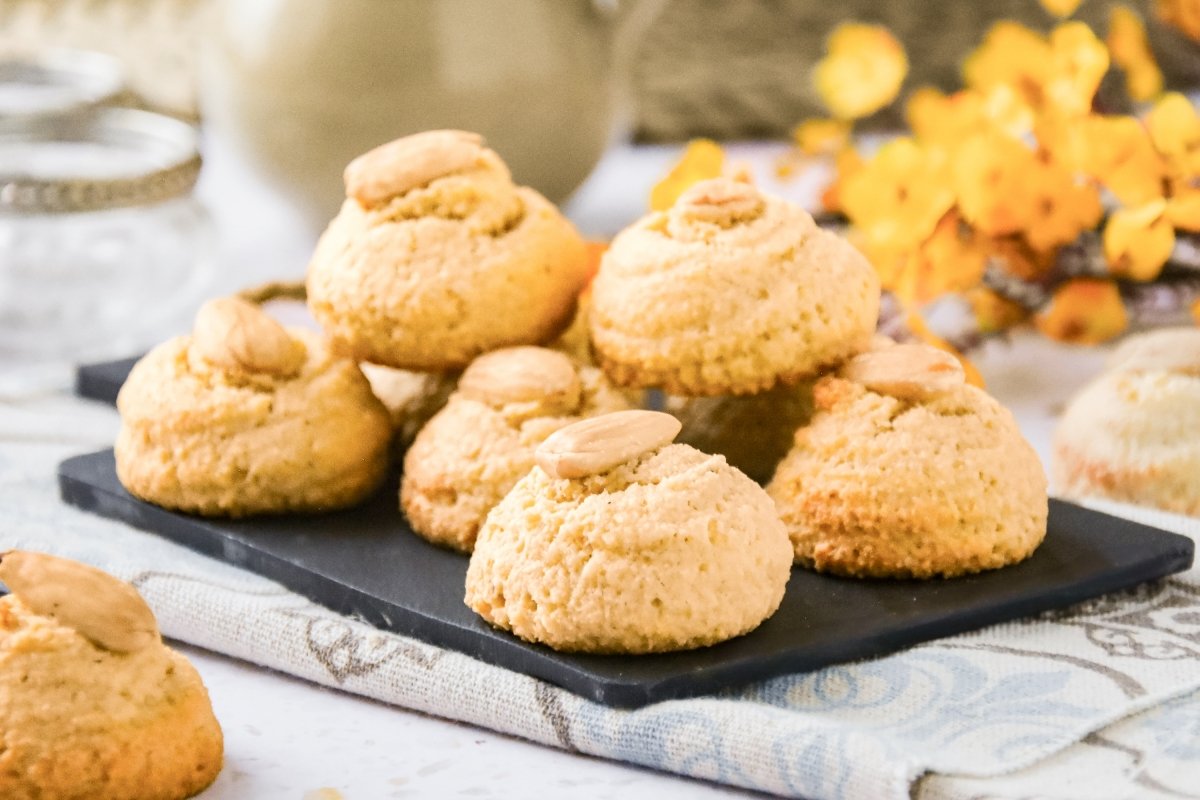 Amarguillos: Easy Spanish Almond Cookies with Chewy Centers
58