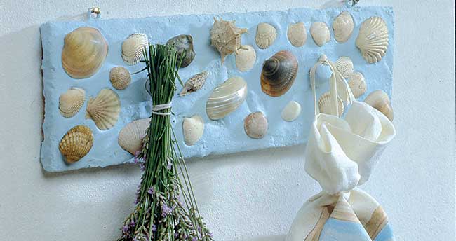 DIY Shell-Decorated Coat Rack: A Beachy Home Project