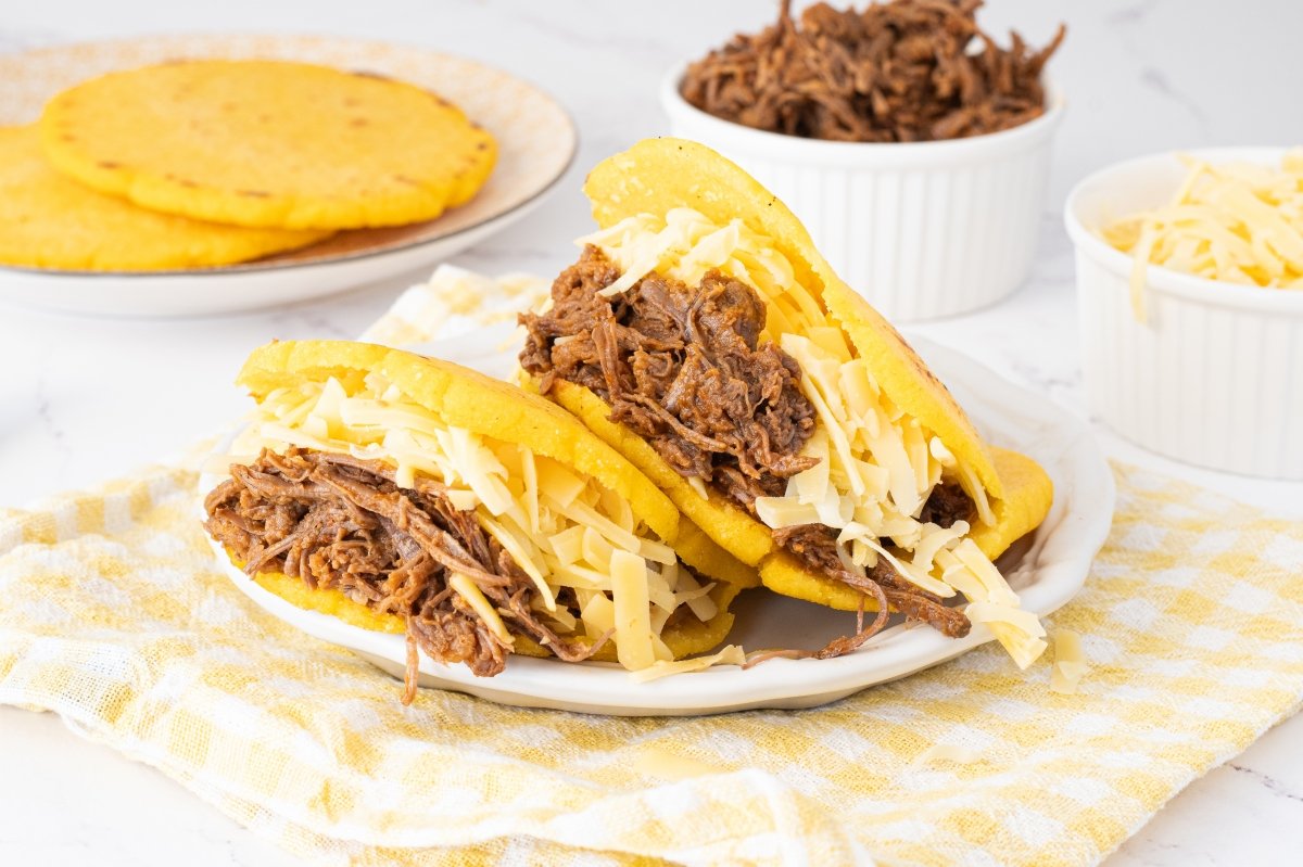 Arepa Pelúa Recipe: Venezuelan Shredded Beef Classic