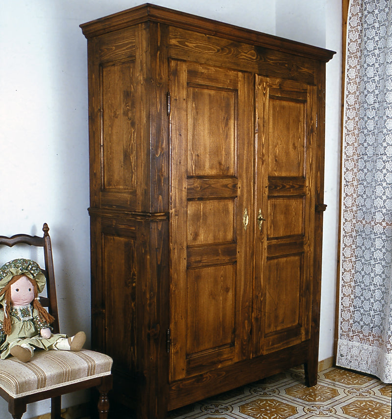 Build a Classic 19th-Century Wooden Wardrobe: DIY Guide