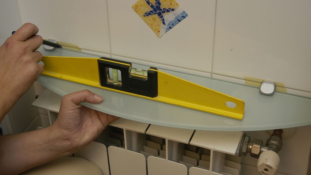 How to install a glass shelf - grandgoldman.com