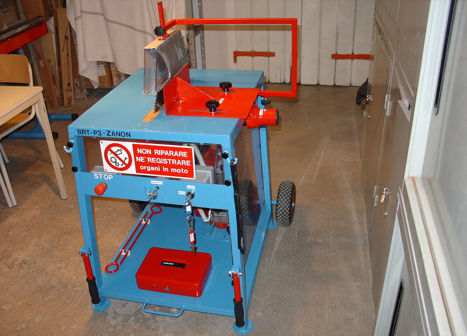 DIY Sawbench: Build It with Reclaimed Materials