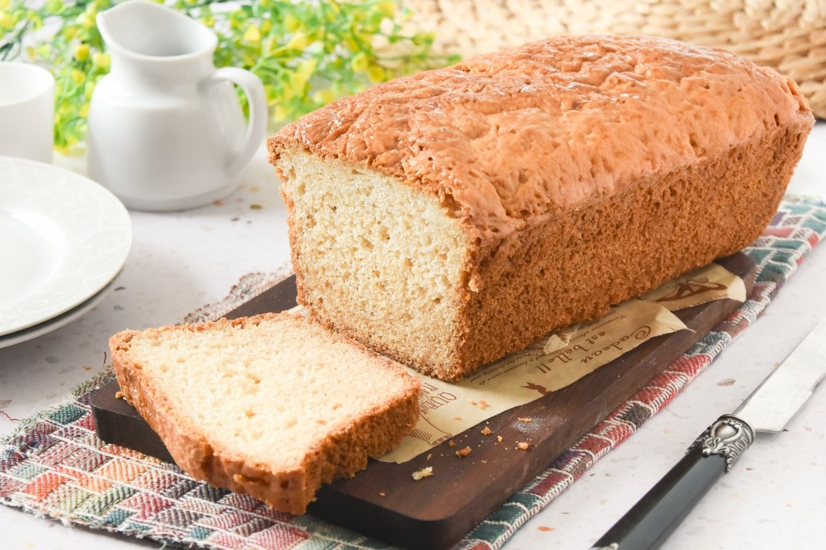 Vegan Sponge Cake: Easy Spanish Dairy-Free Cake with Olive Oil
66