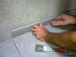 How to install a skirting board in a simple way - grandgoldman.com