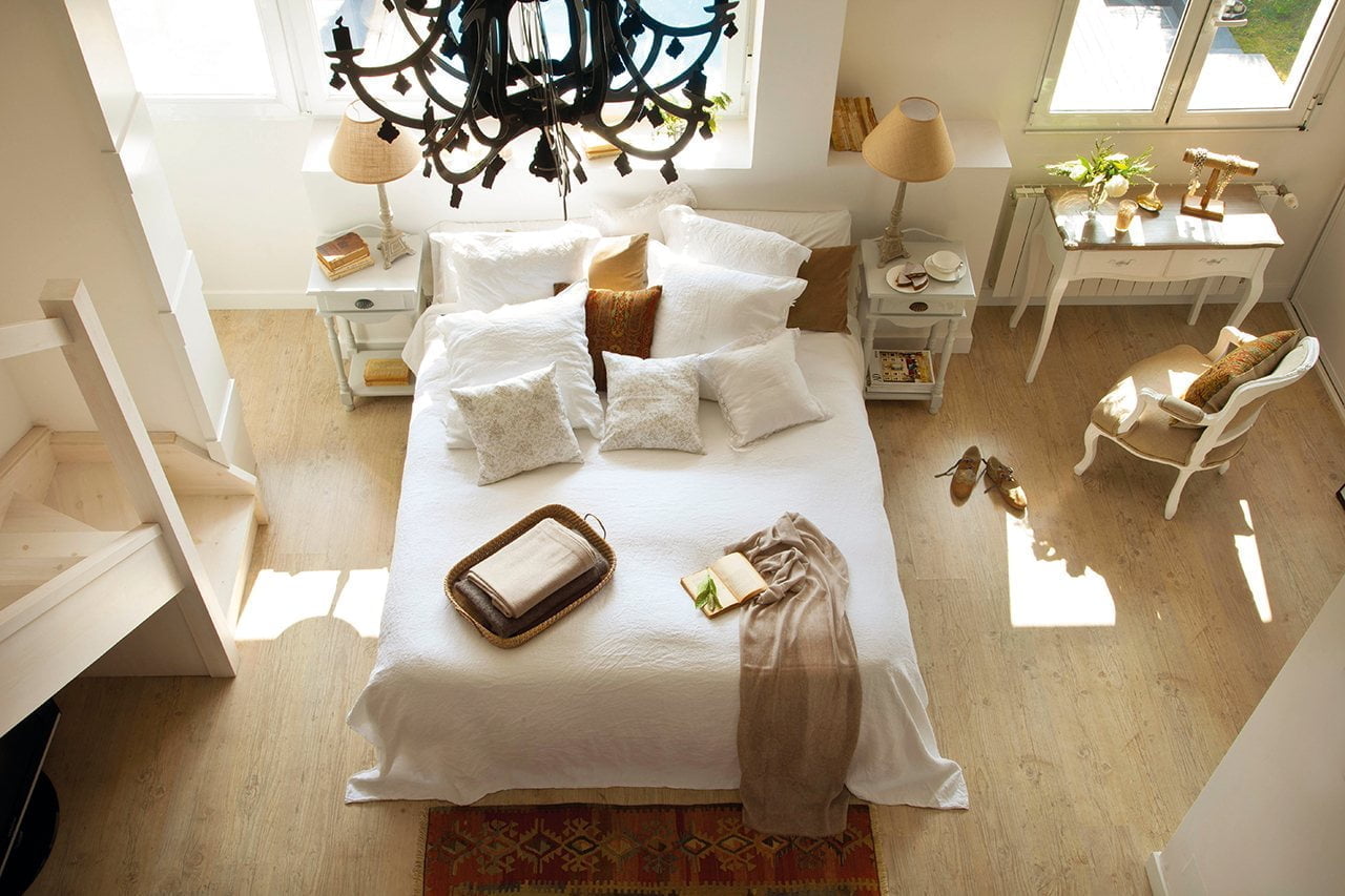 Tips to Have a Beautiful Bed Decor - grandgoldman.com