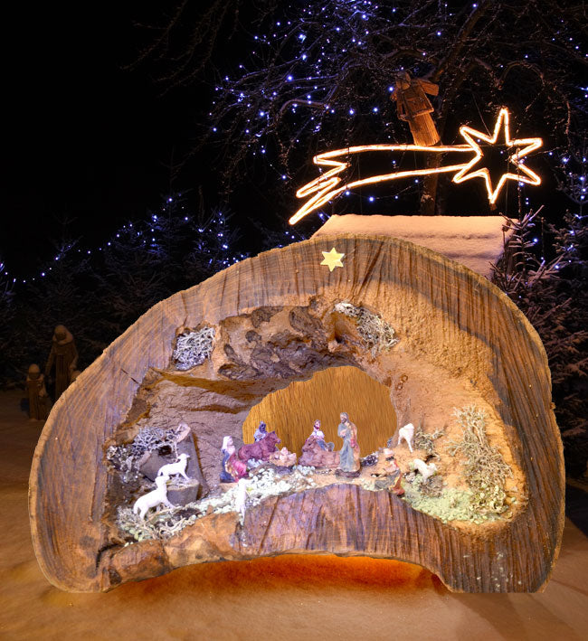 DIY Nativity Scene Hut: How to Make a Wooden Creche