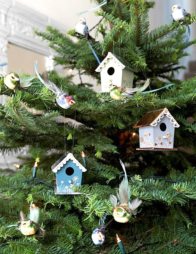 Creative Christmas Decorations: DIY Birdhouse Ornaments