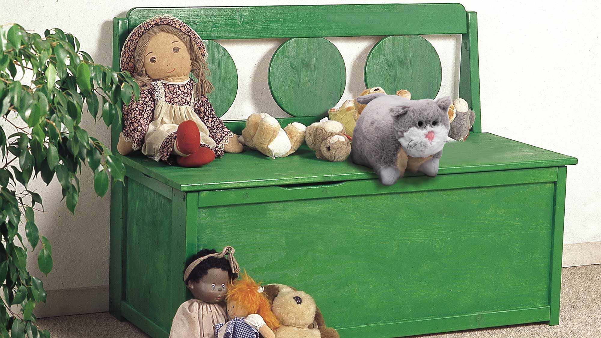 DIY Wooden Storage Bench: How to Build It