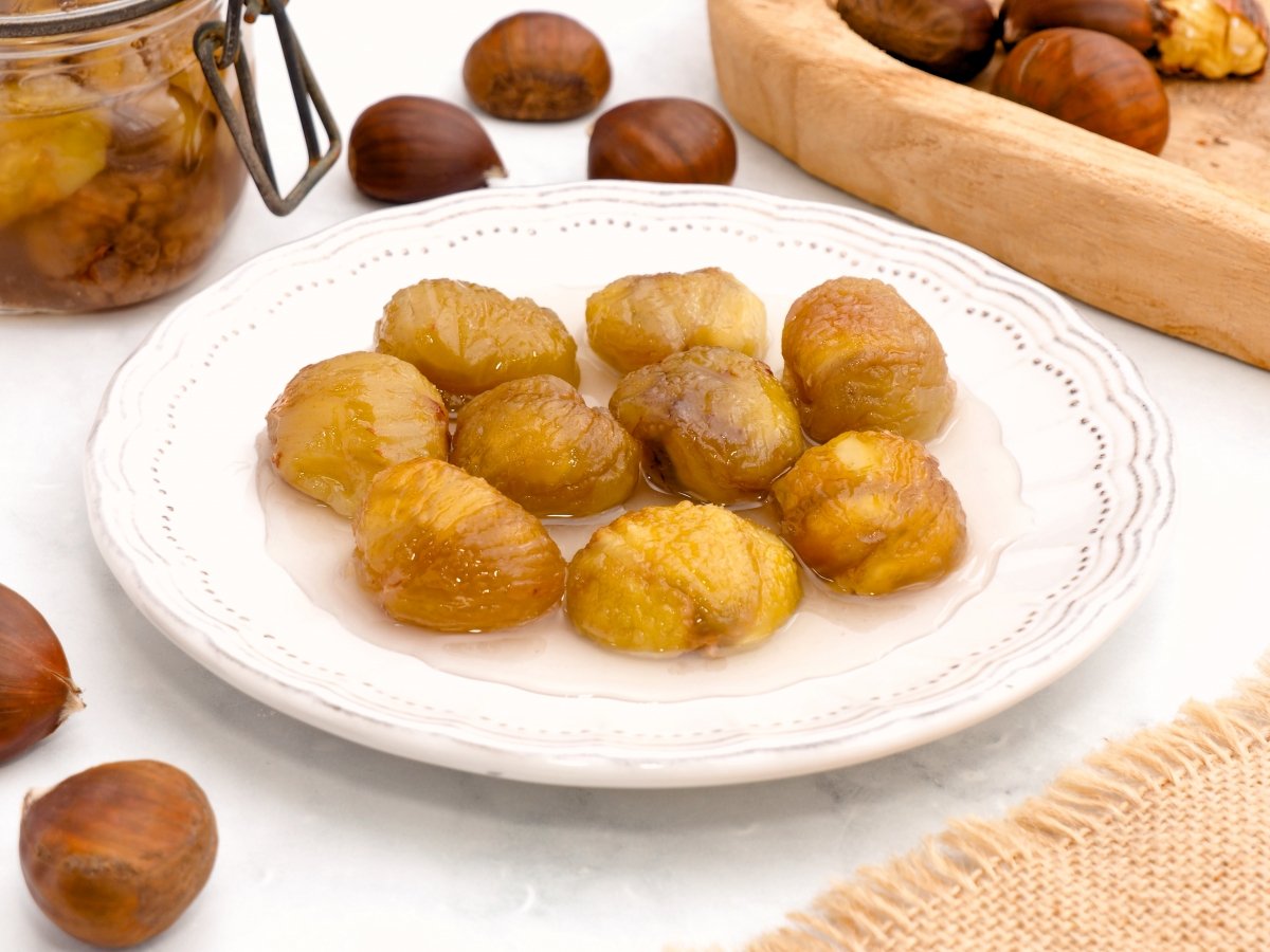 Chestnuts in Syrup: Easy Galician Sweet Treat with Honey Glow
65