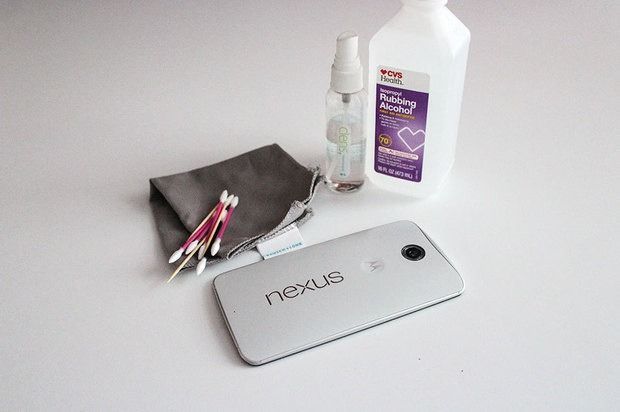 Disinfect your cell phone from germs with these suggestions - grandgoldman.com
