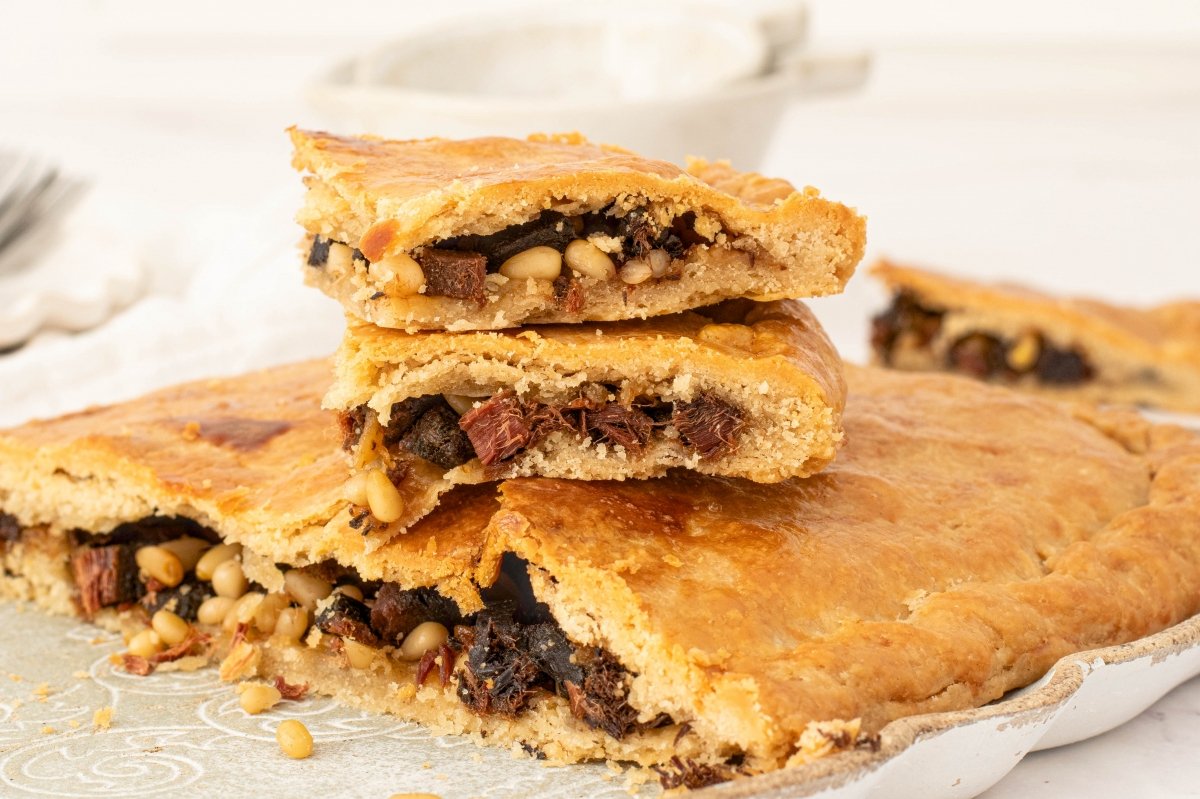Coca amb Tonyina Recipe: Alicante's Salty Tuna Flatbread