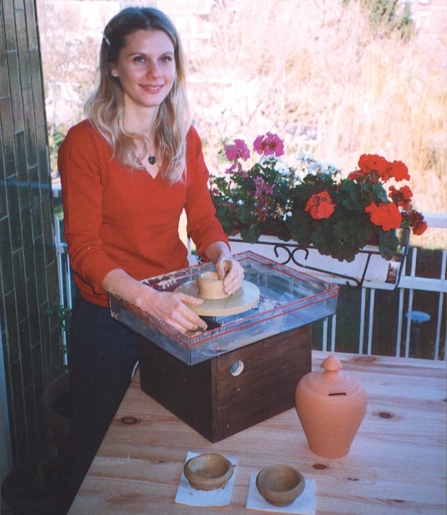 How to Build an Electric Pottery Wheel from Recycled Parts