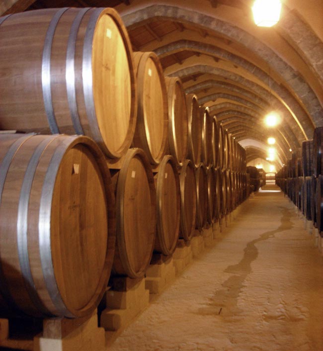 How to Build a Wooden Barrel: A Traditional DIY Guide