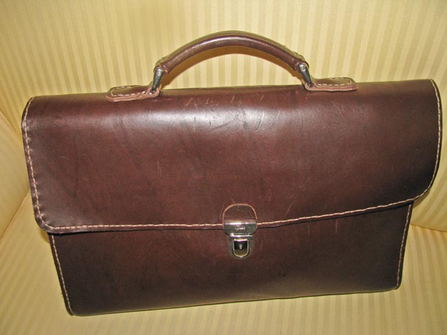 How to Make a Hand-Stitched Leather Bag: A DIY Guide