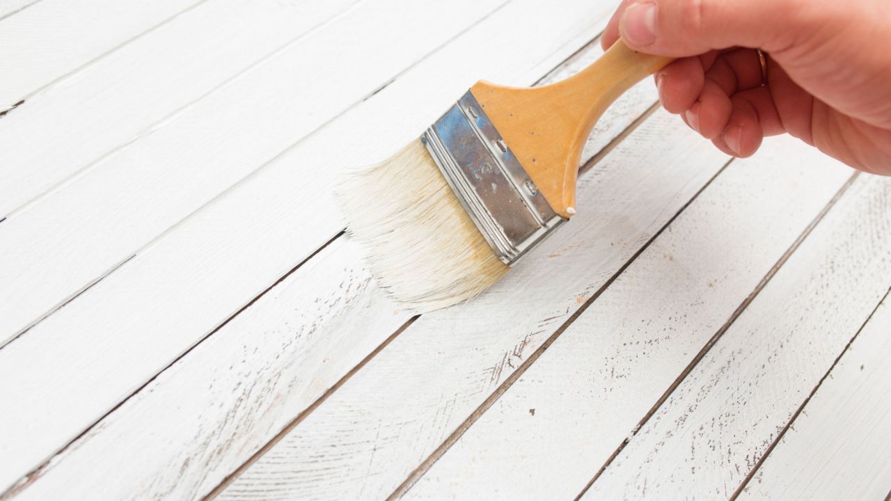How to paint a wooden furniture in simple steps - grandgoldman.com
