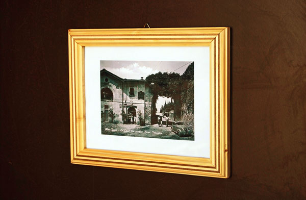 DIY Frames from Fruit Crates: A Stunning Upcycling Project