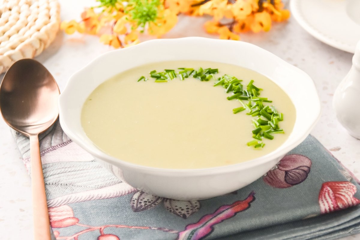 Creamy Potato Leek Soup Recipe: French Parmentier Classic